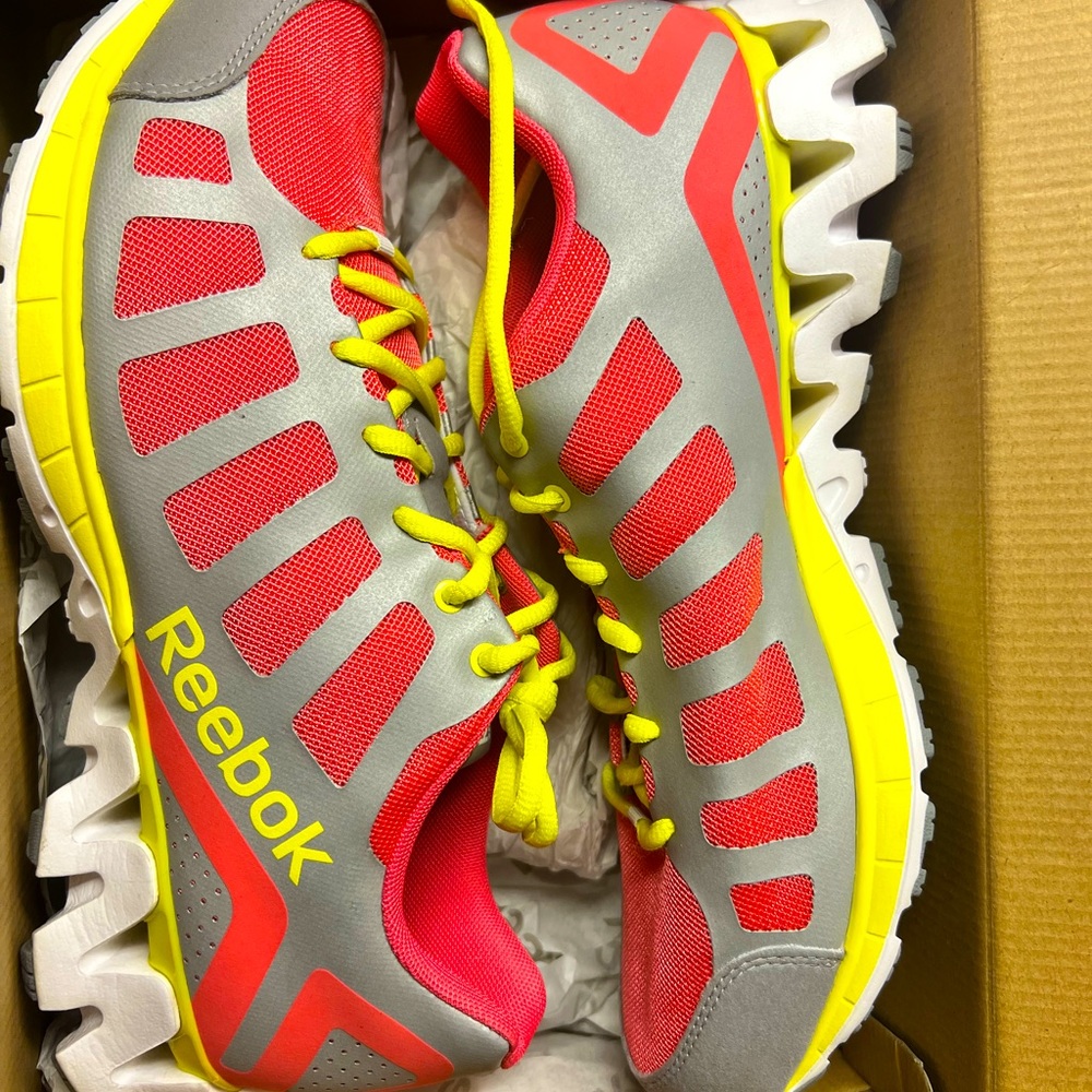 Reebok women’s tennis shoes new size 11